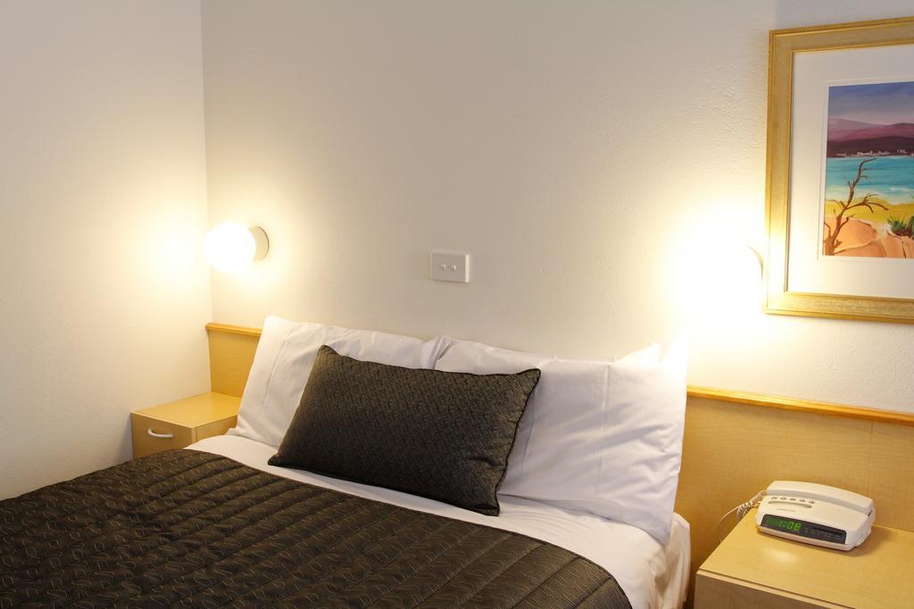 Mid City Motor Inn Queanbeyan Δωμάτιο φωτογραφία