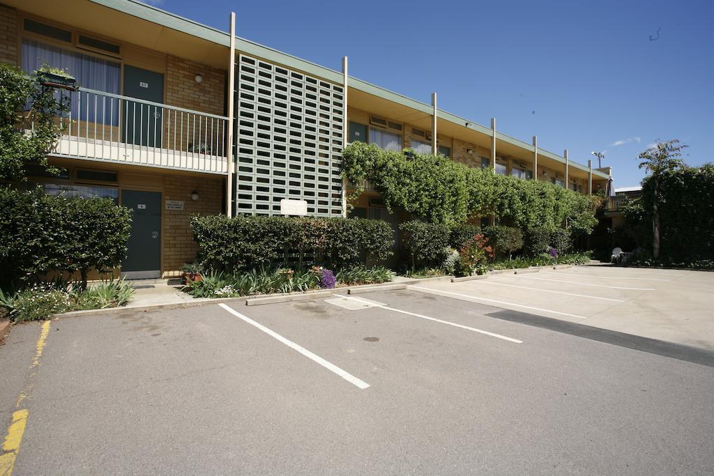 Mid City Motor Inn Queanbeyan Εξωτερικό φωτογραφία