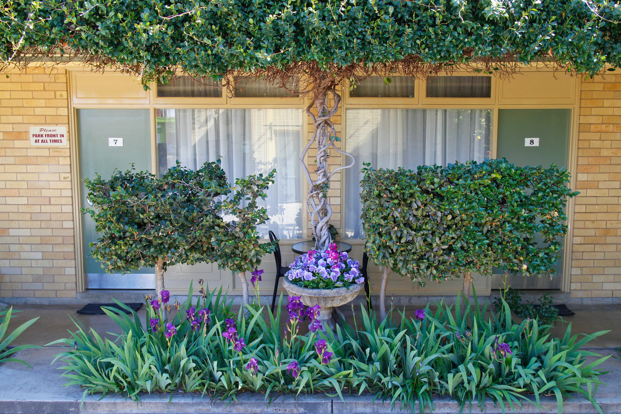 Mid City Motor Inn Queanbeyan Εξωτερικό φωτογραφία